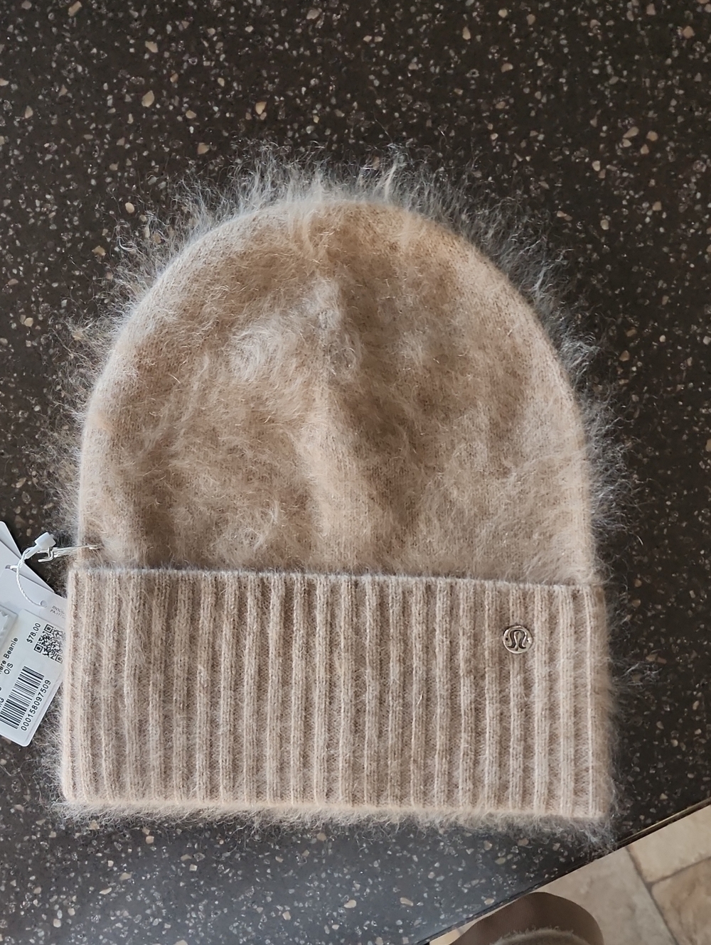 lululemon, Cashmere Fuzzy, Ribbed Cuff Beanie in Beige, One size